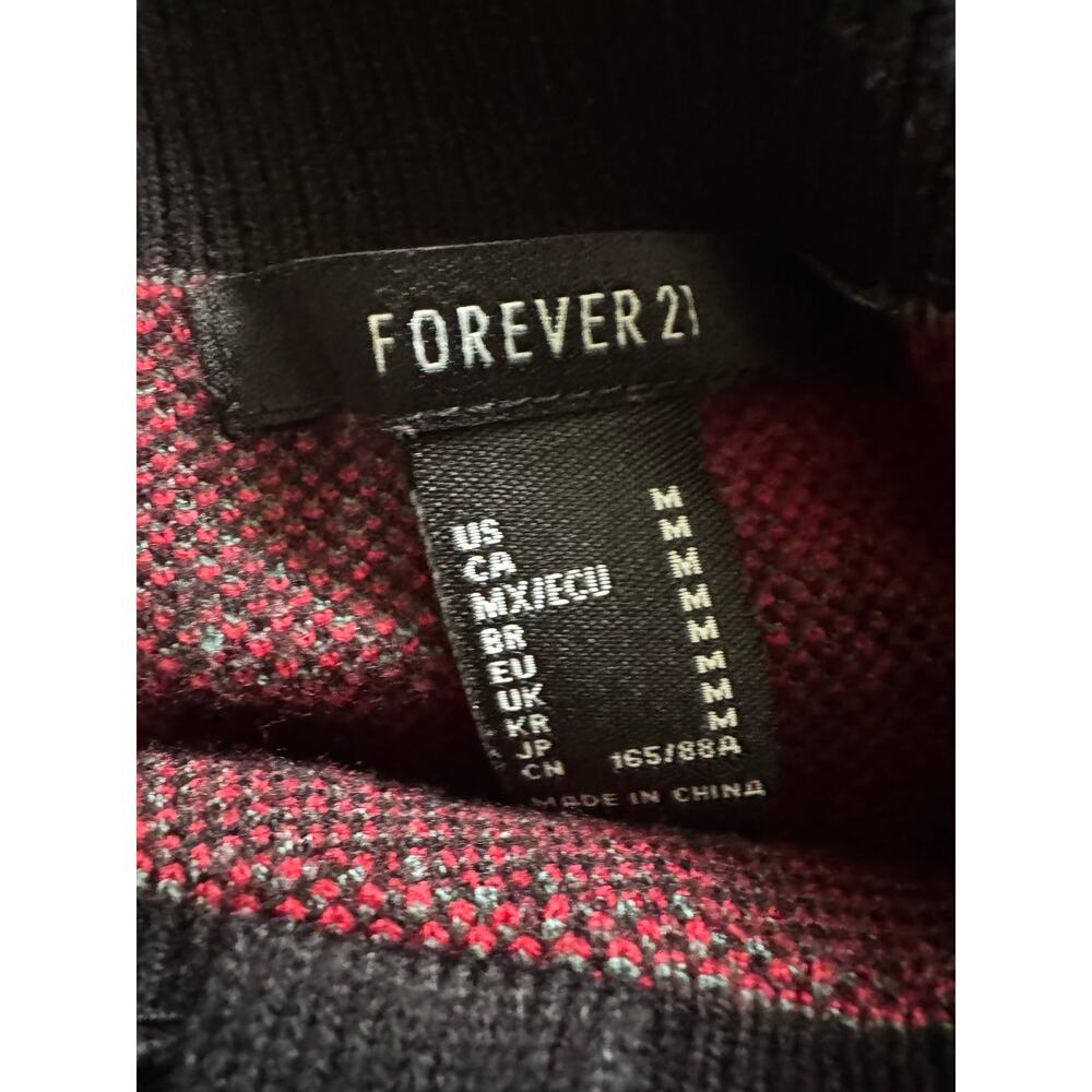 Forever 21 Strawberry Print Knit Crop Top Black Tank Size Medium - Picture 4 of 5